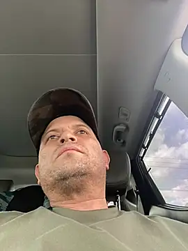 nerofu84 online show from April 6, 9:15 pm