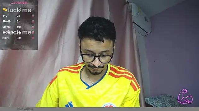 Amir guy  online show from July 4, 8:12 pm