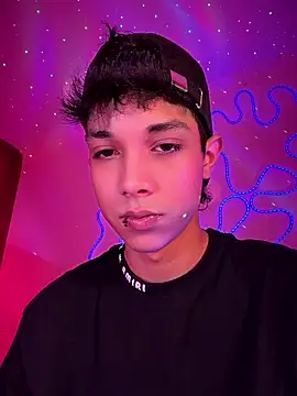 RoughDiamond  online show from July 3, 11:51 pm
