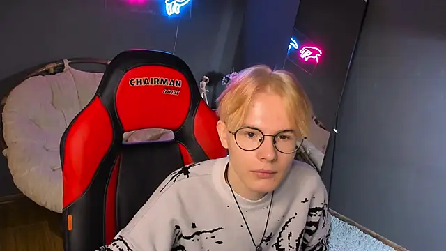 Liam Blair online show from April 10, 5:47 am