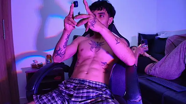 Afterhourscouple  online show from April 13, 1:50 am