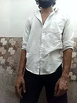 itsmemadhu2019 online show from May 17, 12:56 pm