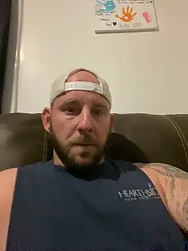 phattyluv89 online show from April 25, 2:14 am