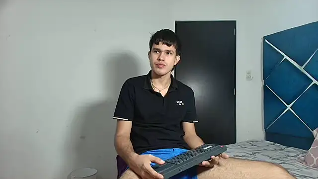 EdwinBoys online show from June 26, 1:13 pm