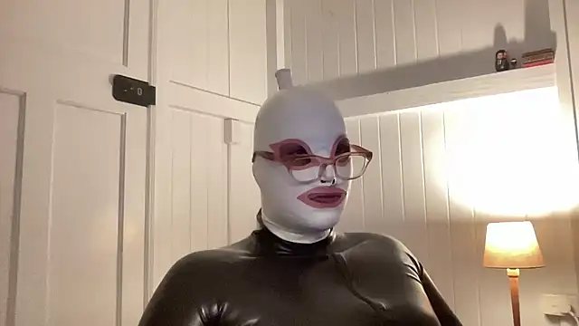 Paramariborubber online show from April 18, 12:06 pm