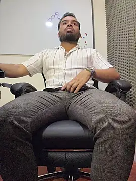 LucaLaurent online show from July 3, 9:39 pm