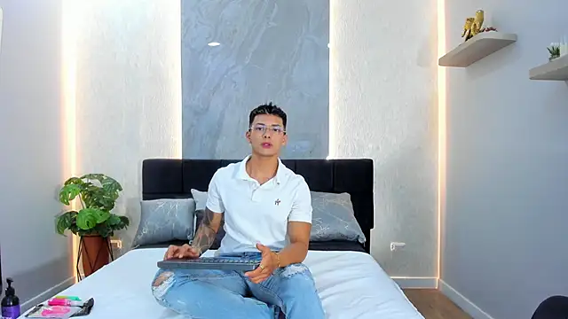 Alan Salazar online show from May 16, 5:33 pm