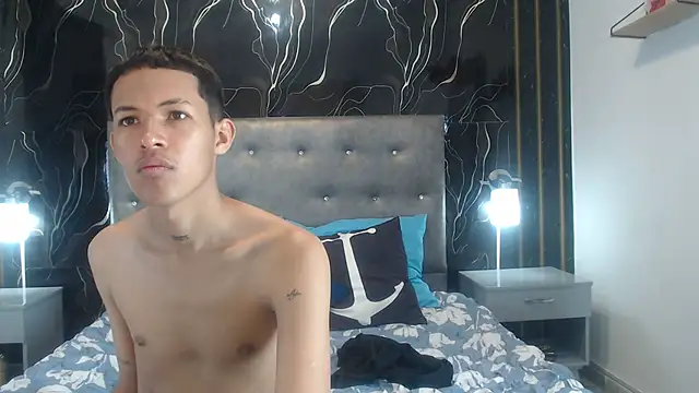 PhillipCox online show from April 30, 8:16 pm