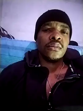 Fuckforcash012 online show from April 28, 11:31 pm