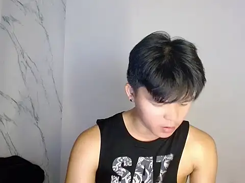 yourhotasiandoms online show from August 6, 6:52 am