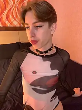 dark noir  online show from May 28, 10:13 am