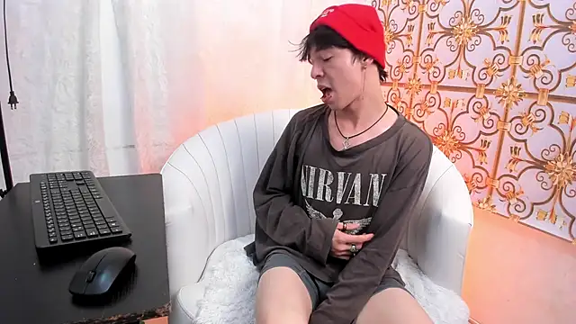 NoahEclipse  online show from May 6, 3:40 am