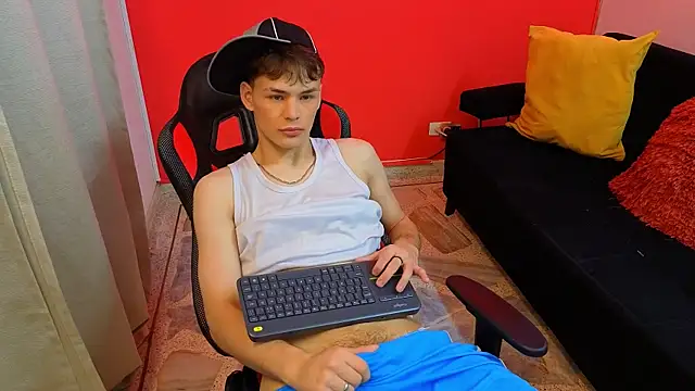 LoganSteel  online show from June 16, 3:53 am