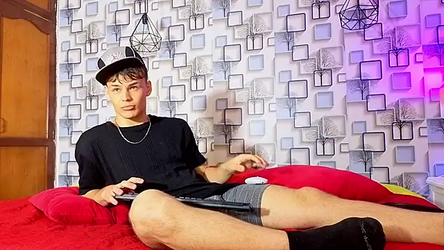 LoganSteel  online show from May 12, 6:44 am