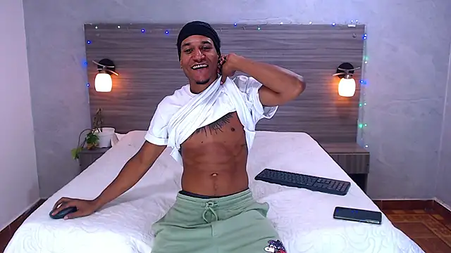 Dilan Hall online show from June 24, 7:39 pm