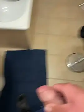 uomocazzo online show from June 9, 3:03 pm
