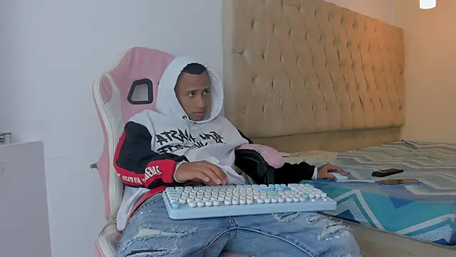 Supreme Badboy online show from June 8, 2:56 am