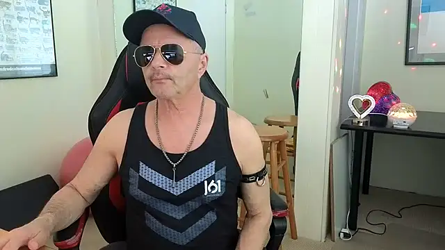 hotdadbod online show from March 19, 8:32 pm