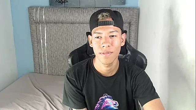 Taylerr 18 online show from May 13, 4:20 am