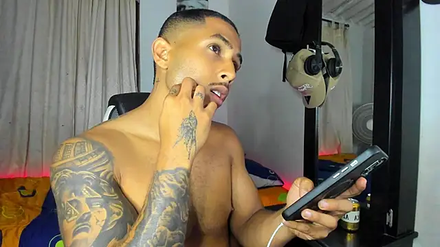 LucasWatsonnn online show from May 24, 3:12 am