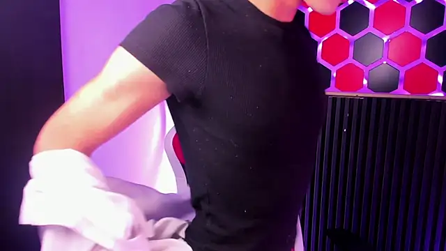 SantyFoxxs online show from July 14, 2:38 am