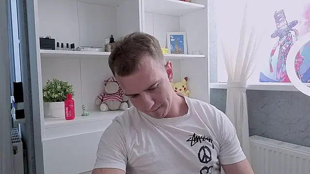 Max Kunn online show from June 18, 4:58 am