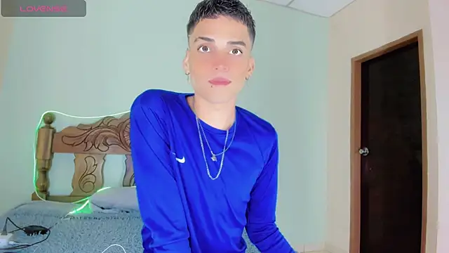 latino boyy  online show from July 26, 4:20 am