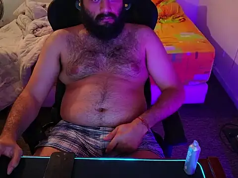 Latinbearhairy online show from June 17, 5:09 am