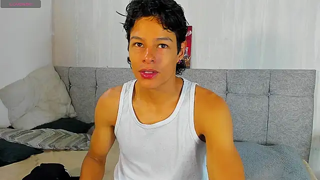 tommyhot7 online show from June 2, 7:59 pm