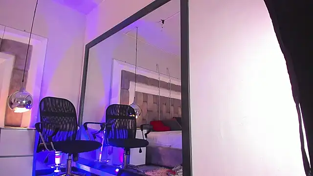 LucasThomson  online show from July 14, 4:05 am