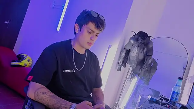 angel still  online show from July 3, 3:34 am