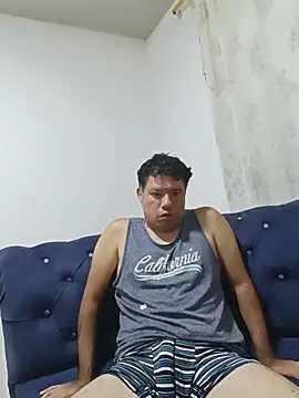 CarlosTrujillo92 online show from June 7, 7:04 am