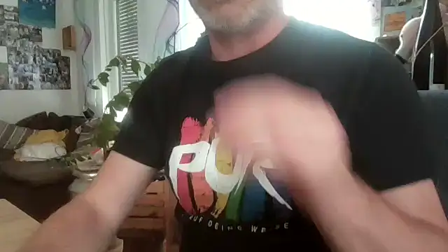 MathiasBW online show from June 9, 1:24 pm