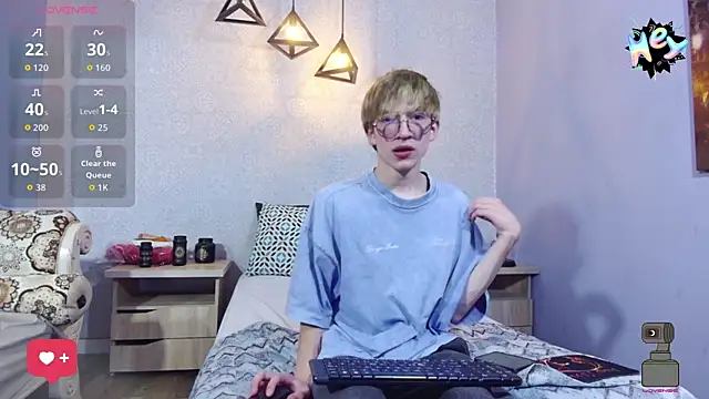 axell stone  online show from July 14, 8:15 pm