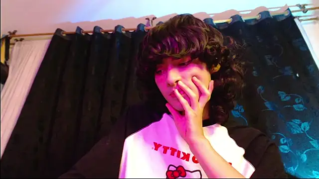 Naomi uwu online show from June 15, 7:22 am