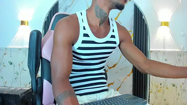yulian23  online show from August 6, 9:10 pm