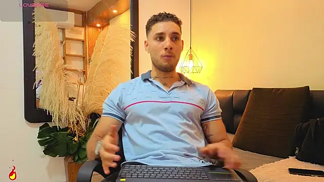 Kiing 001 online show from July 24, 7:54 pm