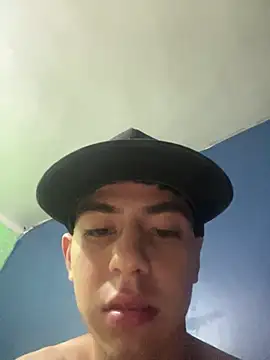Alanjimenezz online show from August 6, 6:41 am