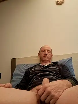 Snapshot of Serholmes chatting on February 16, 3:37 am Serholmes online show from February 16, 3:37 am