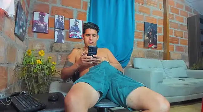 Snapshot of Zack_Grey chatting on March 6, 3:56 pm Zack Grey online show from March 6, 3:56 pm