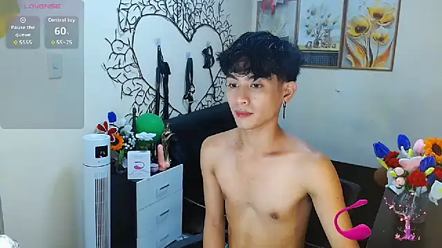 WildestTwink online show from October 28, 2:19 pm