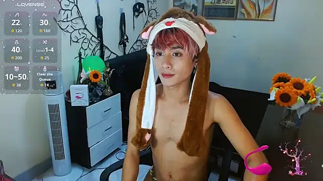 WildestTwink online show from October 15, 7:21 pm