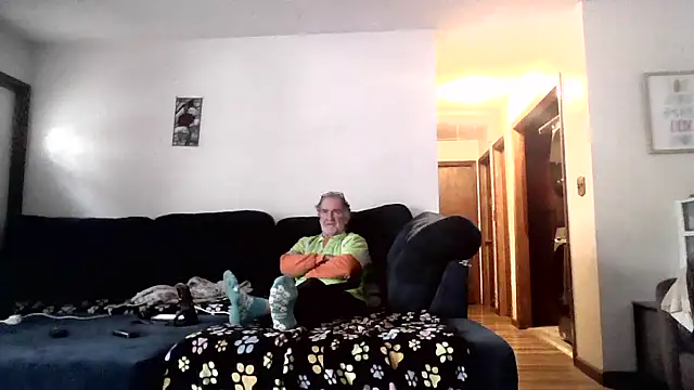 Snapshot of Sweet_Sexy1963 chatting on October 28, 4:53 pm Sweet Sexy1963 online show from October 28, 4:53 pm