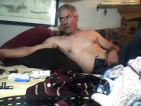 Snapshot of Biknight chatting on February 7, 8:42 pm Biknight online show from February 7, 8:42 pm