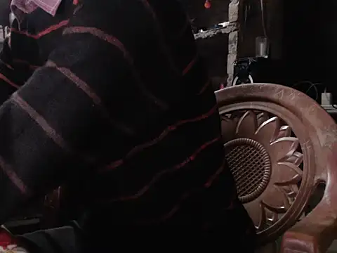 ThethunderPo online show from December 17, 5:07 am