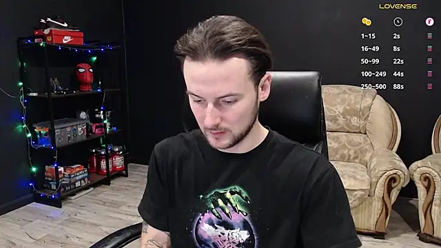 Snapshot of MihasikD chatting on December 17, 11:06 am MihasikD online show from December 17, 11:06 am