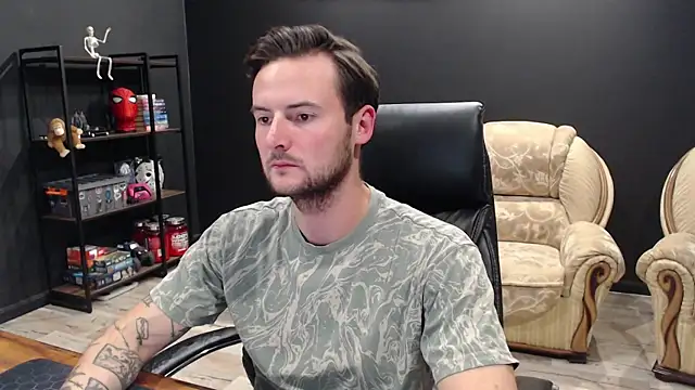 Snapshot of MihasikD chatting on October 1, 1:48 pm MihasikD online show from October 1, 1:48 pm