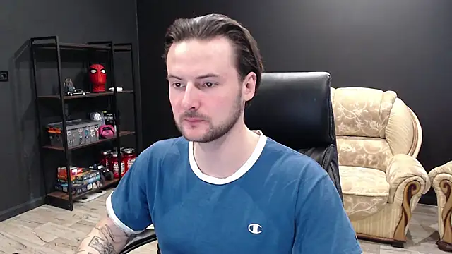 Snapshot of MihasikD chatting on February 27, 1:38 pm MihasikD online show from February 27, 1:38 pm