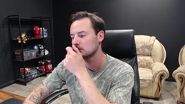 Snapshot of MihasikD chatting on September 21, 3:01 pm MihasikD online show from September 21, 3:01 pm