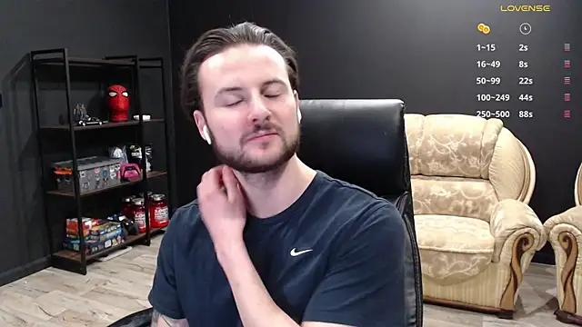 Snapshot of MihasikD chatting on February 18, 11:19 pm MihasikD online show from February 18, 11:19 pm